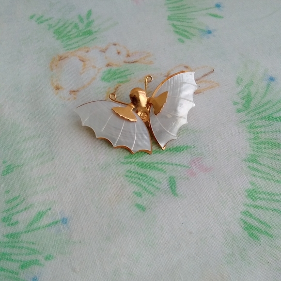 🌙🦋Vintage Butterfly Pin Trio - Picture 5 of 12